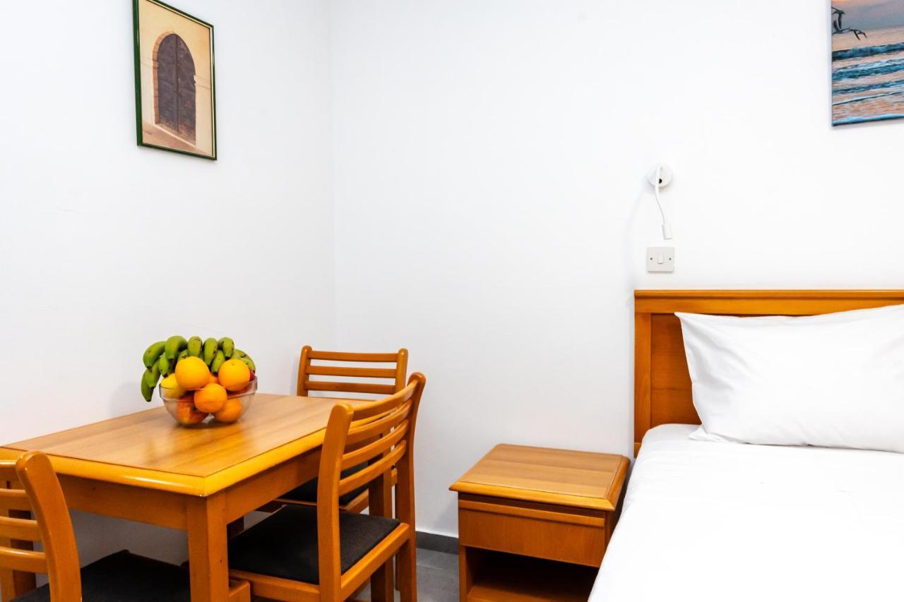 Helios Bay Hotel And Suites Klorakas Ngoại thất bức ảnh