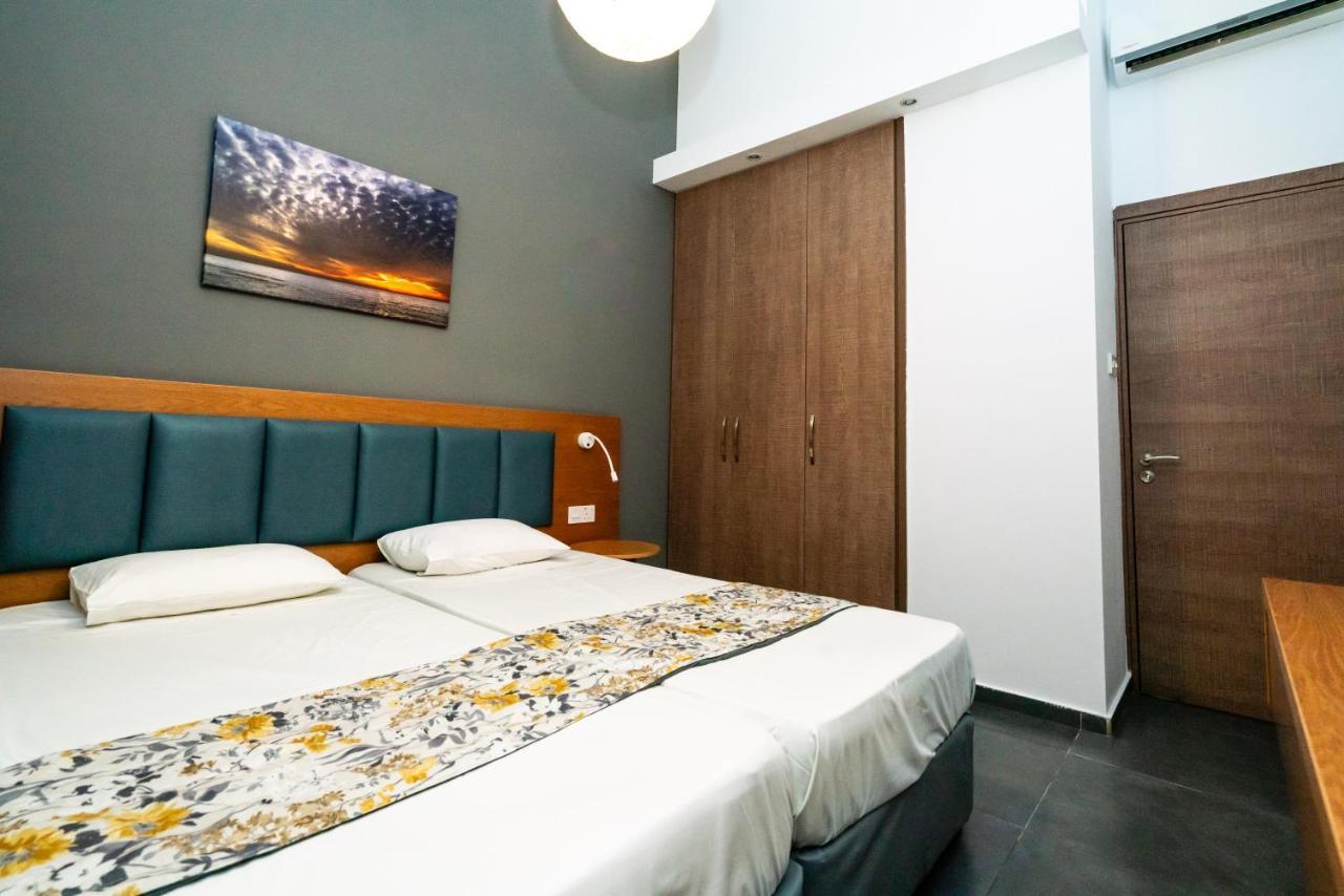 Helios Bay Hotel And Suites Klorakas Ngoại thất bức ảnh