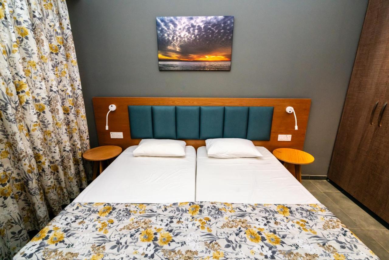 Helios Bay Hotel And Suites Klorakas Ngoại thất bức ảnh