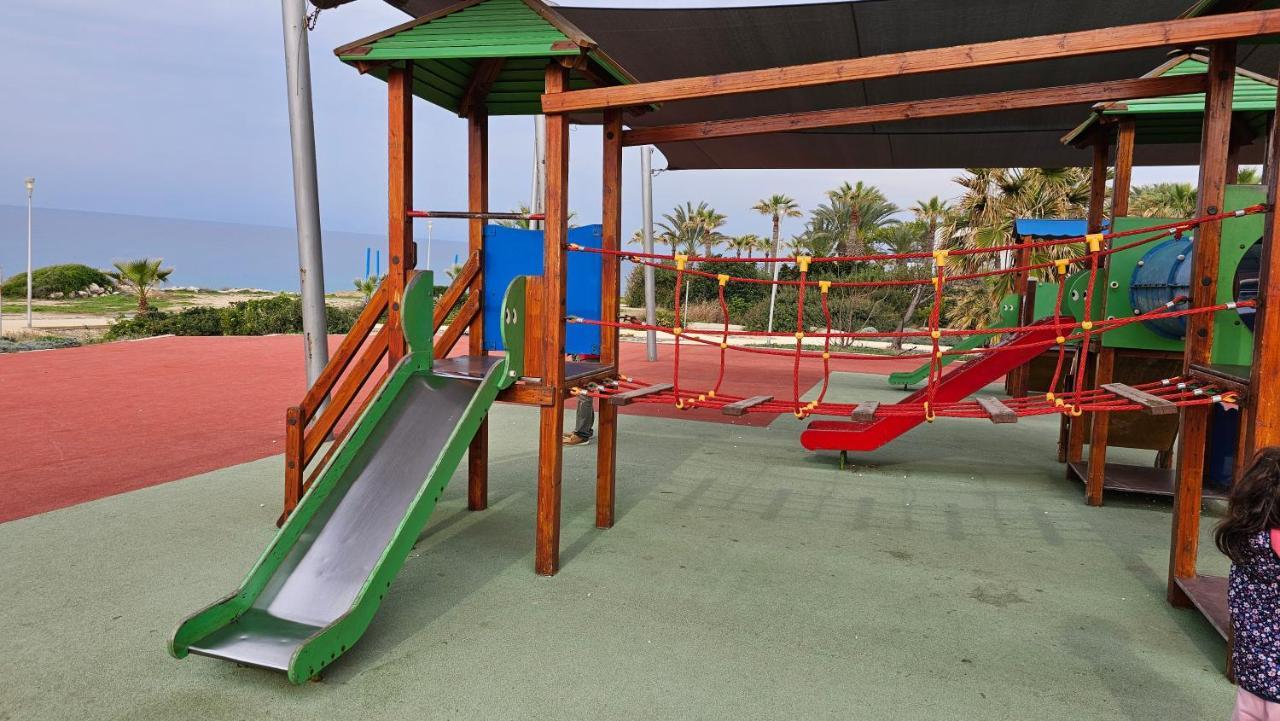 Helios Bay Hotel And Suites Klorakas Ngoại thất bức ảnh