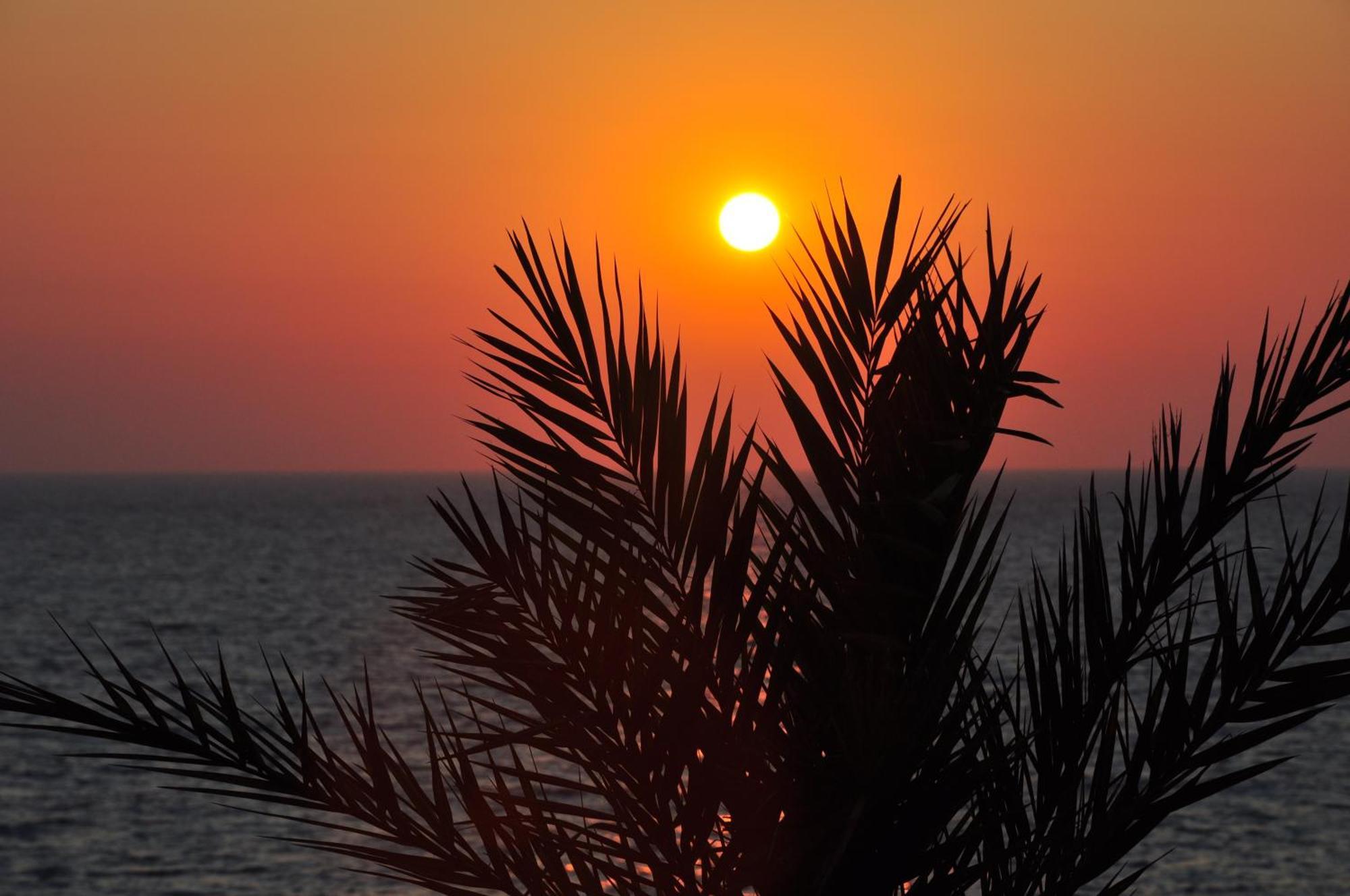 Helios Bay Hotel And Suites Klorakas Ngoại thất bức ảnh