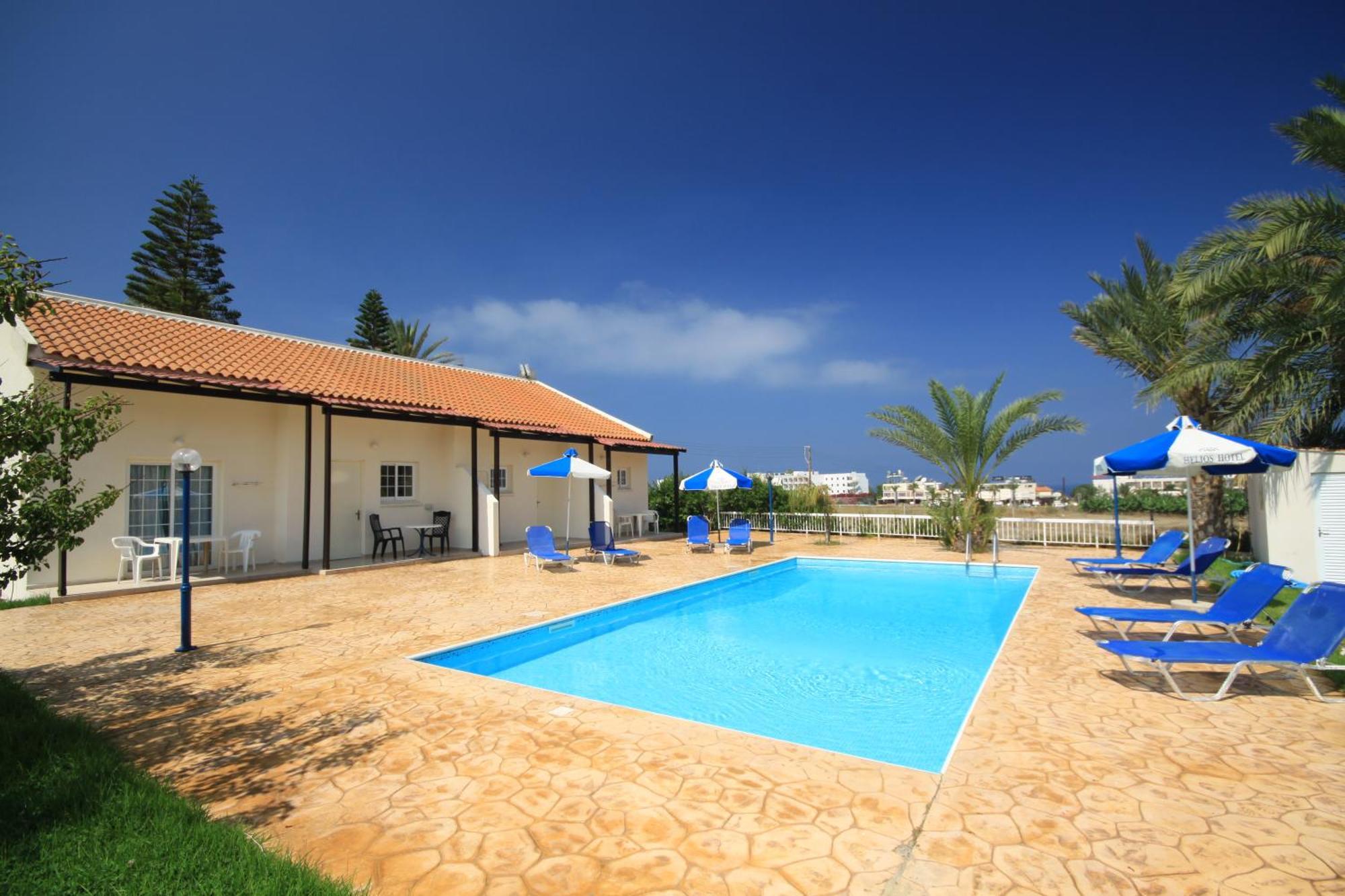 Helios Bay Hotel And Suites Klorakas Ngoại thất bức ảnh