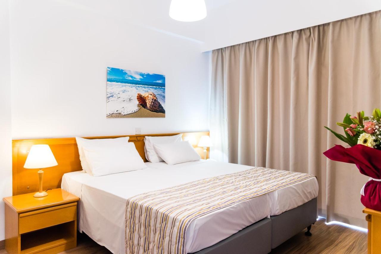 Helios Bay Hotel And Suites Klorakas Ngoại thất bức ảnh