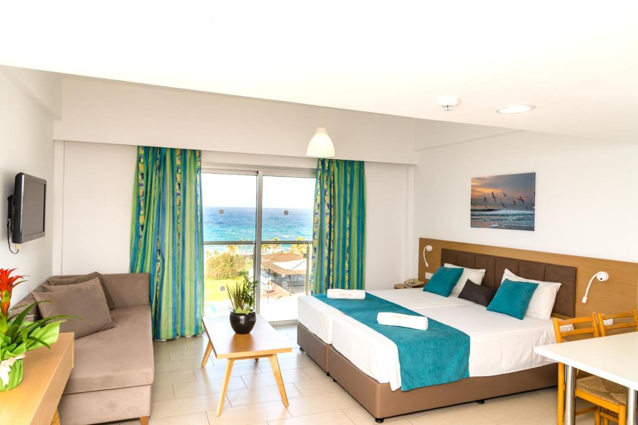 Helios Bay Hotel And Suites Klorakas Ngoại thất bức ảnh